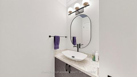 Photo 11 at 32 Northwood Drive, Newtonbrook East, Toronto