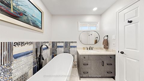 Photo 16 at 32 Northwood Drive, Newtonbrook East, Toronto