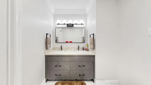 Photo 20 at 32 Northwood Drive, Newtonbrook East, Toronto