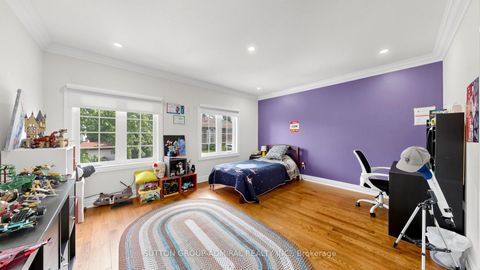 Photo 21 at 32 Northwood Drive, Newtonbrook East, Toronto