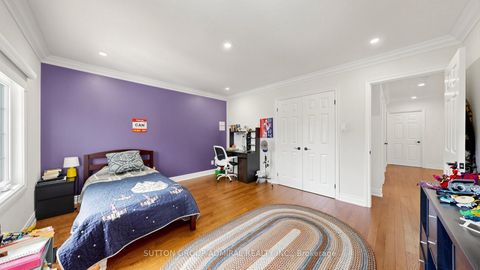 Photo 22 at 32 Northwood Drive, Newtonbrook East, Toronto