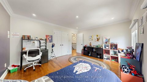 Photo 23 at 32 Northwood Drive, Newtonbrook East, Toronto