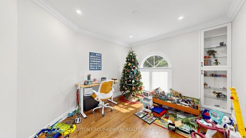 Photo 24 at 32 Northwood Drive, Newtonbrook East, Toronto
