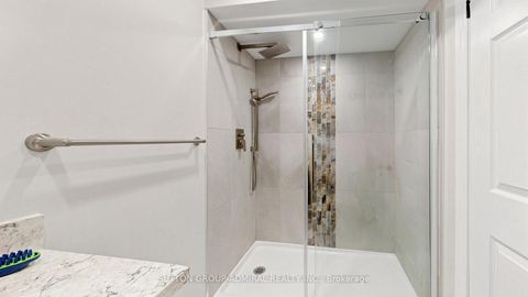 Photo 33 at 32 Northwood Drive, Newtonbrook East, Toronto