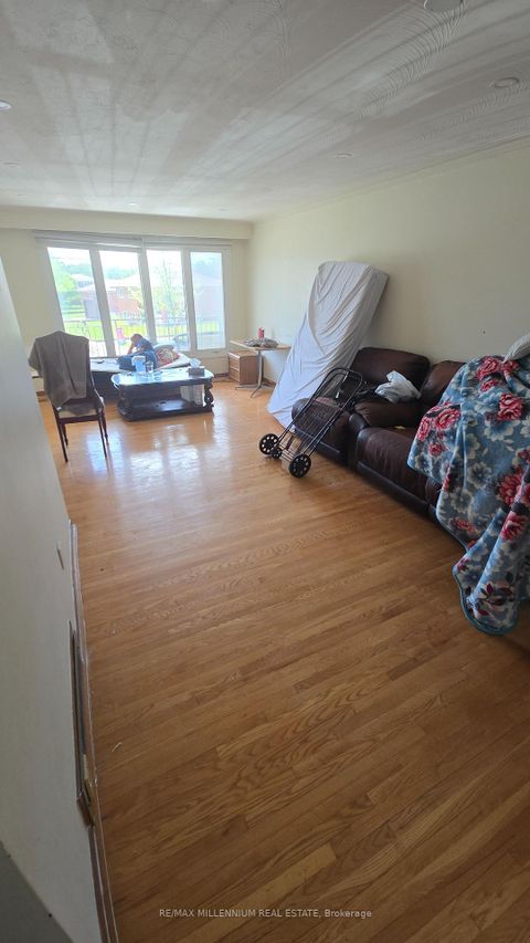 Photo 2 at 130 Ardwick Boulevard, Humbermede, Toronto