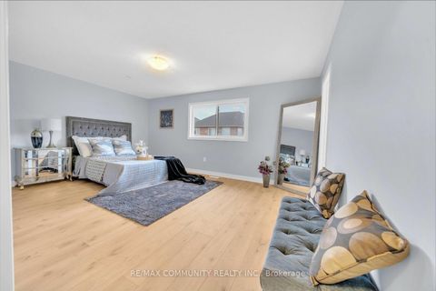 Photo 10 at 76 Seasons Drive, Rouge E11, Toronto
