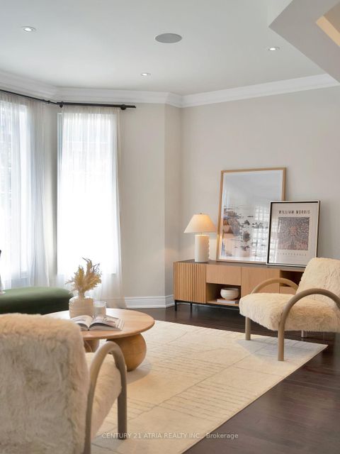 Photo 2 at 33 Bloorview Place, Don Valley Village, Toronto