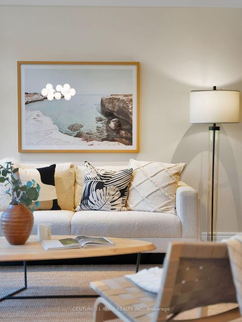 Photo 8 at 33 Bloorview Place, Don Valley Village, Toronto