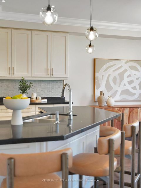 Photo 12 at 33 Bloorview Place, Don Valley Village, Toronto
