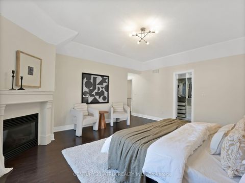 Photo 19 at 33 Bloorview Place, Don Valley Village, Toronto