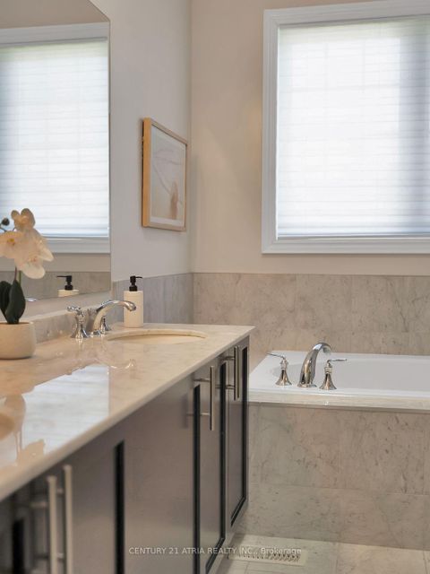Photo 23 at 33 Bloorview Place, Don Valley Village, Toronto
