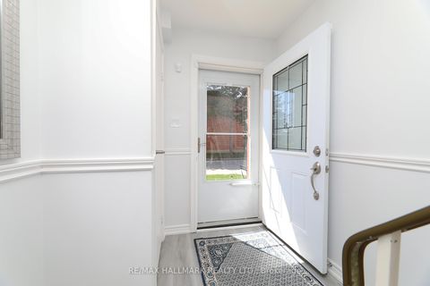 Photo 2 at 137 - 90 Wingarden Court, Malvern, Toronto
