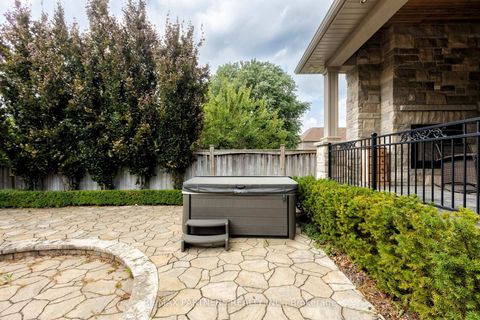 Photo 4 at 68 Maple Grove Avenue, Oak Ridges, Richmond Hill