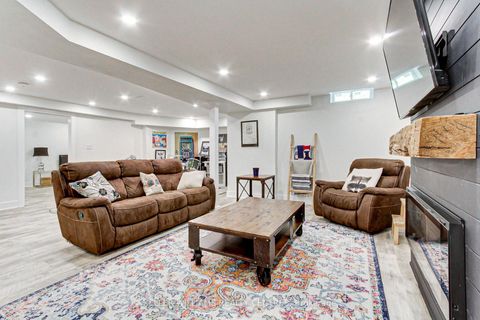 Photo 32 at 204 Crossland Gate, Glenway Estates, Newmarket