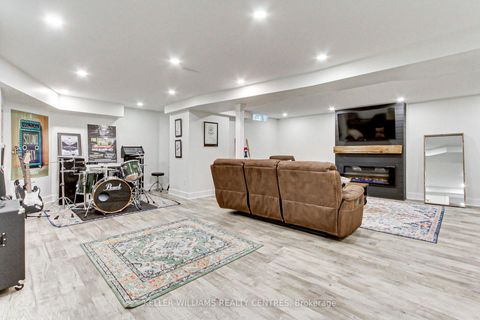 Photo 33 at 204 Crossland Gate, Glenway Estates, Newmarket