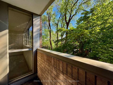 Photo 3 at 325 - 60 Homewood Avenue, South St. James Town, Toronto