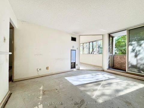 Photo 4 at 325 - 60 Homewood Avenue, South St. James Town, Toronto