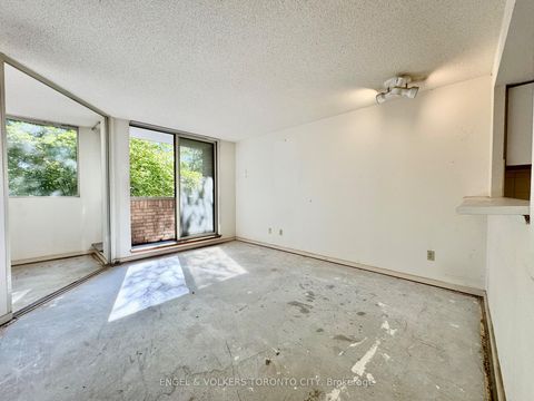 Photo 5 at 325 - 60 Homewood Avenue, South St. James Town, Toronto