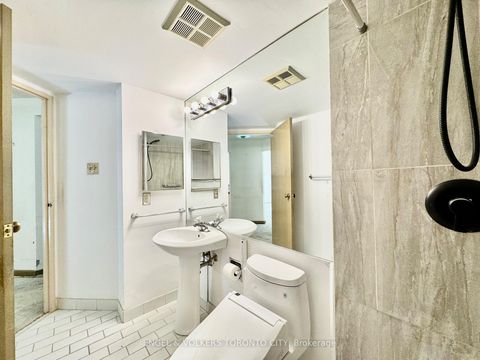 Photo 14 at 325 - 60 Homewood Avenue, South St. James Town, Toronto