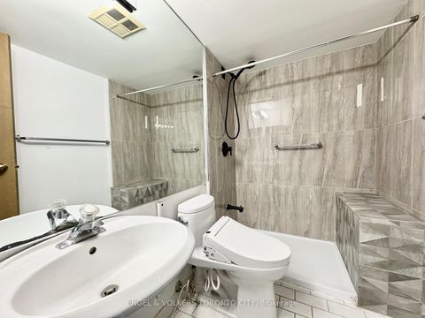 Photo 15 at 325 - 60 Homewood Avenue, South St. James Town, Toronto
