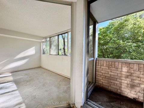 Photo 17 at 325 - 60 Homewood Avenue, South St. James Town, Toronto