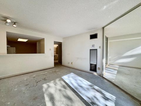 Photo 20 at 325 - 60 Homewood Avenue, South St. James Town, Toronto