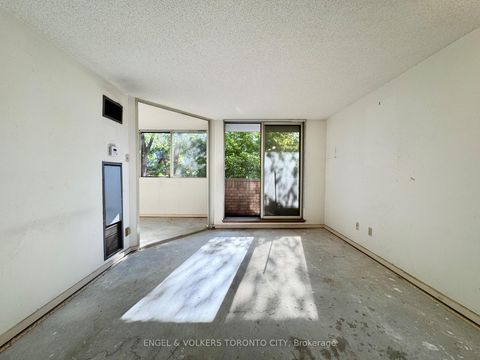 Photo 21 at 325 - 60 Homewood Avenue, South St. James Town, Toronto