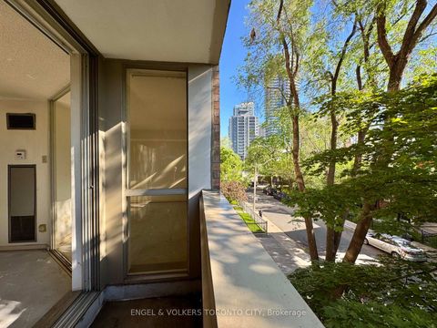 Photo 23 at 325 - 60 Homewood Avenue, South St. James Town, Toronto