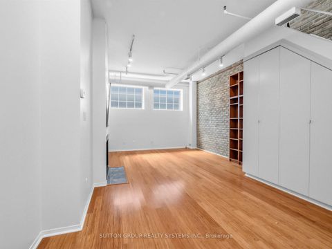 Photo 4 at 5 - 6 Bartlett Avenue W, Junction, Toronto