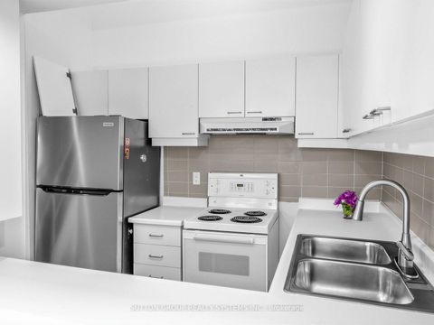 Photo 16 at 5 - 6 Bartlett Avenue W, Junction, Toronto