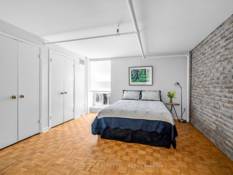 Photo 17 at 5 - 6 Bartlett Avenue W, Junction, Toronto