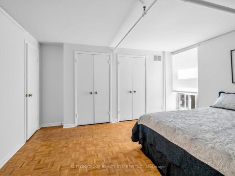 Photo 18 at 5 - 6 Bartlett Avenue W, Junction, Toronto
