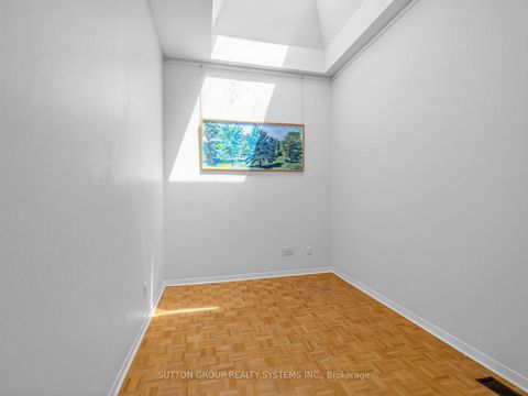Photo 23 at 5 - 6 Bartlett Avenue W, Junction, Toronto