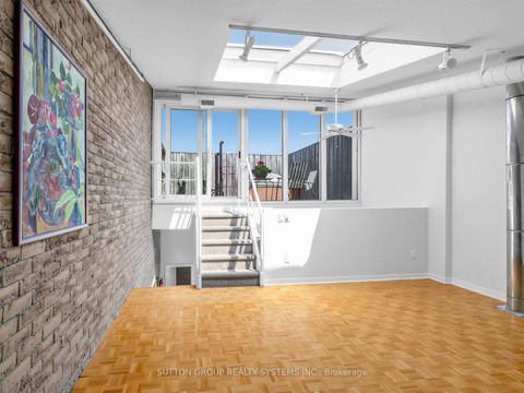 Photo 34 at 5 - 6 Bartlett Avenue W, Junction, Toronto