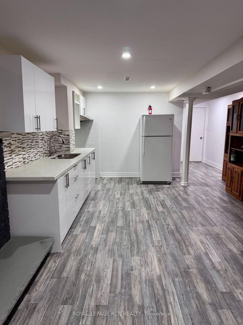 Photo 45 at 3 Jackman Crescent, West Woodbridge, Vaughan
