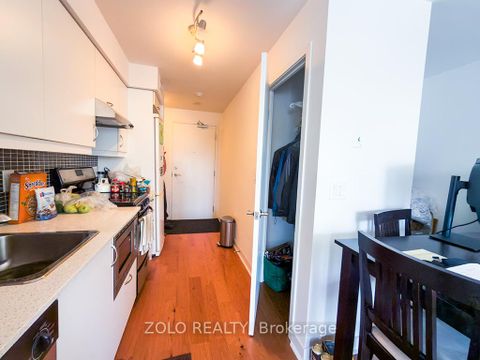 Photo 8 at 817 - 320 Richmond Street E, Moss Park, Toronto