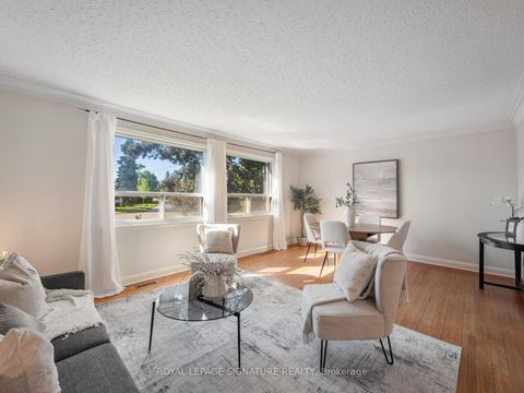 Photo 7 at 27 Dalecliff Crescent, Maryvale, Toronto