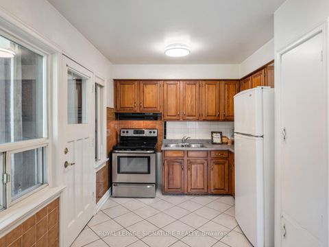 Photo 11 at 27 Dalecliff Crescent, Maryvale, Toronto