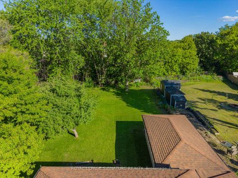 Photo 40 at 27 Dalecliff Crescent, Maryvale, Toronto