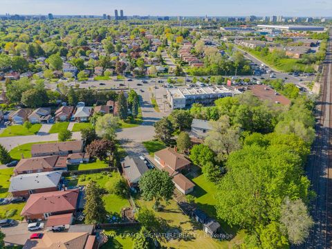 Photo 43 at 27 Dalecliff Crescent, Maryvale, Toronto
