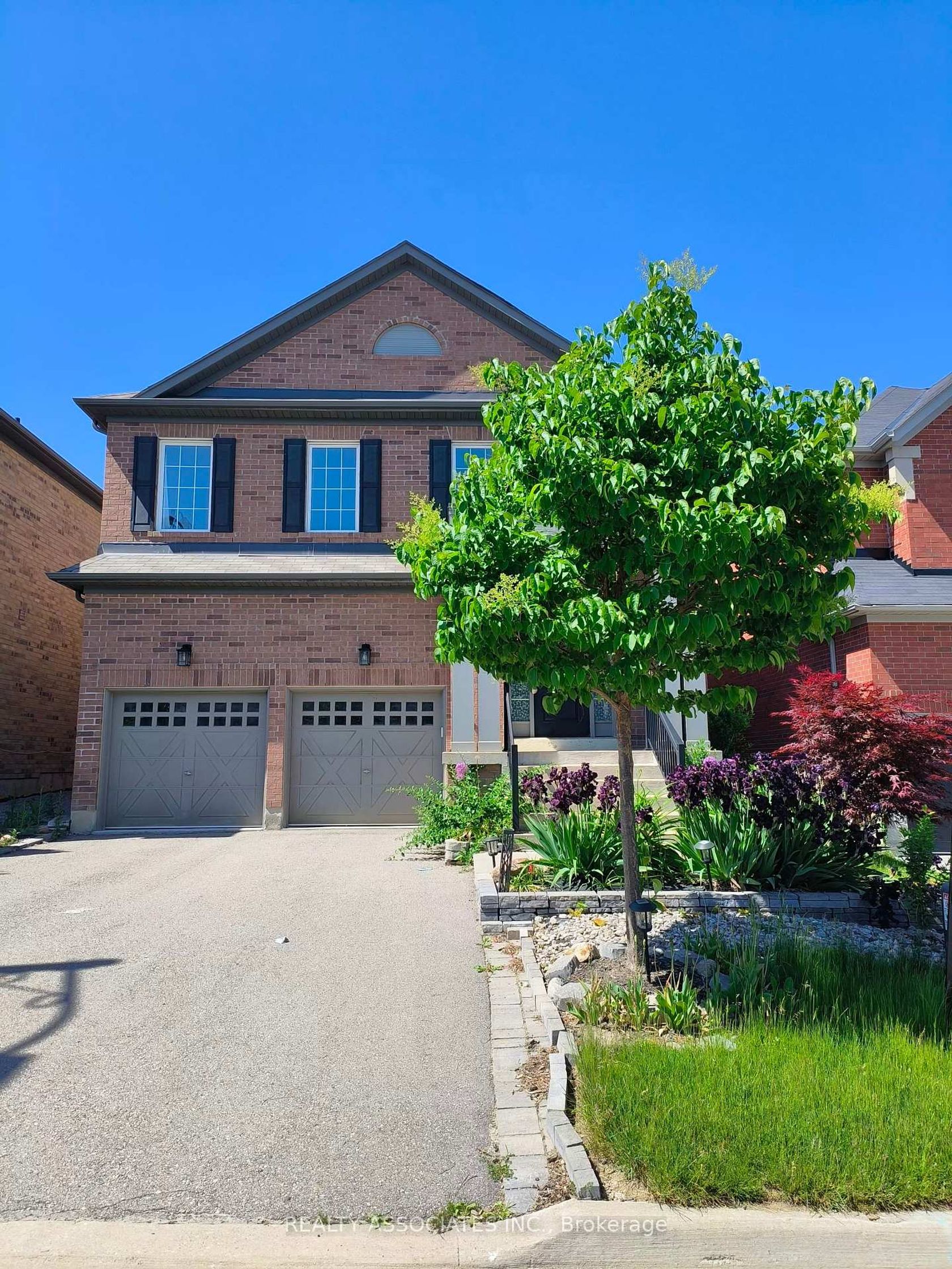 50 Strong Avenue, Patterson, Vaughan photo number 2