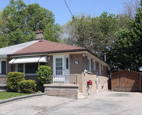 Photo 1 at 27 Medway Crescent, Bendale, Toronto