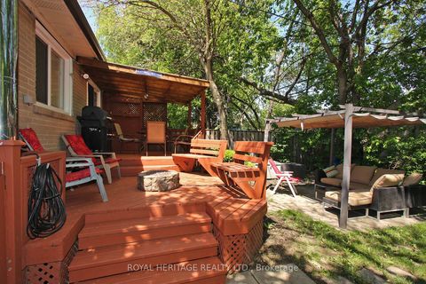 Photo 4 at 27 Medway Crescent, Bendale, Toronto