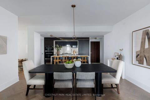Photo 4 at 907 - 455 Wellington Street W, Waterfront Communities C1, Toronto