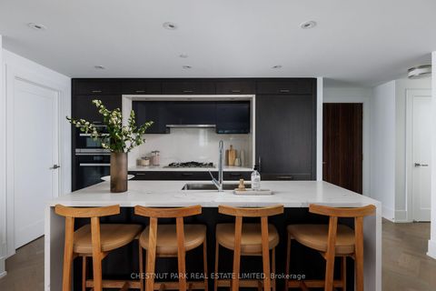 Photo 5 at 907 - 455 Wellington Street W, Waterfront Communities C1, Toronto