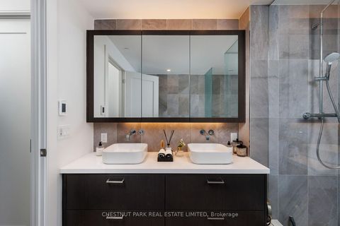 Photo 11 at 907 - 455 Wellington Street W, Waterfront Communities C1, Toronto