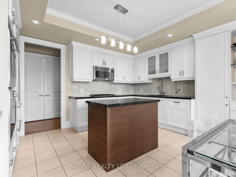 Photo 15 at 506 - 155 St Clair Avenue W, Casa Loma, Toronto