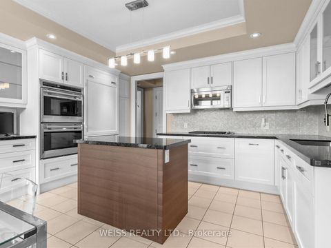 Photo 16 at 506 - 155 St Clair Avenue W, Casa Loma, Toronto