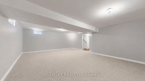 Photo 30 at 96 Sawmill Valley Drive, Summerhill Estates, Newmarket