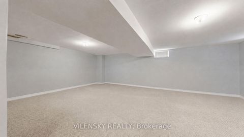 Photo 31 at 96 Sawmill Valley Drive, Summerhill Estates, Newmarket